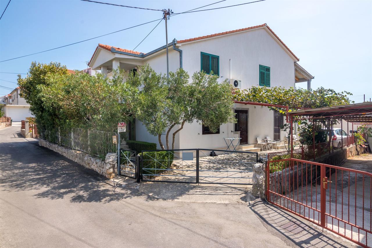 Apartment And Rooms Ruza Trogir Eksteriør billede